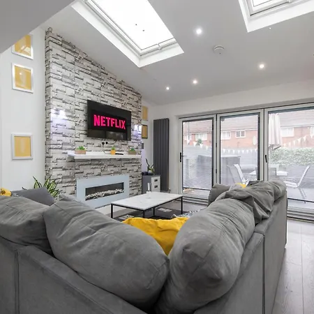 Peckham Large 2 Bath Home With Parking & Garden